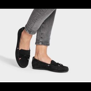 MICHEAL KORS FUR LINED SUEDE MOCASSINS IN BLACK